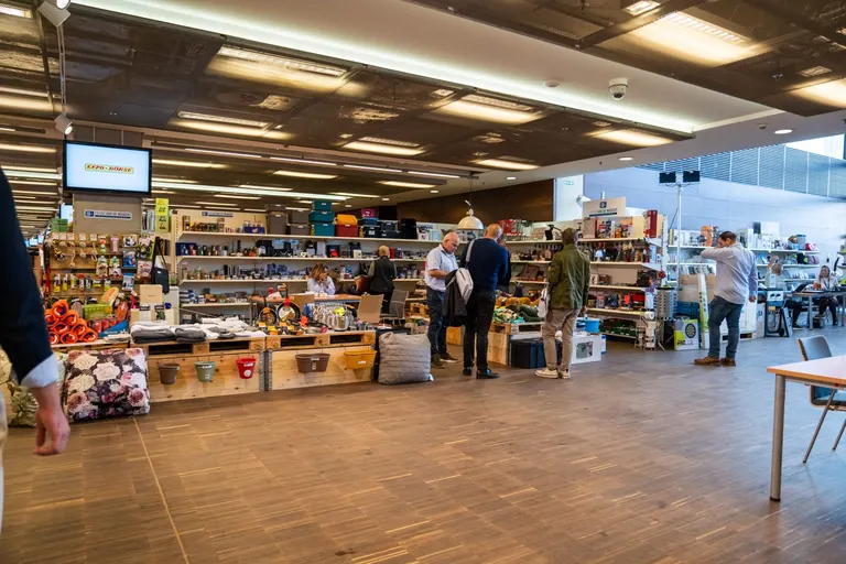Photo from a previous ReadyStockFair edition, no. — Stands and talks 44